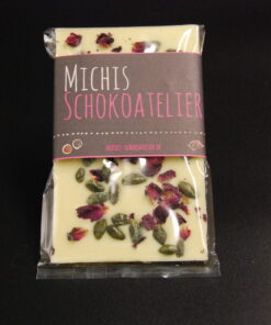 weiße Tafelschokolade mit getrockneten Rosenblüten und Pistazien, verpackt (ca. 85g)