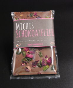 Costa Rica-Schokolade (40% Kakaoanteil) mit getrockneten Rosenblüten & Pistazien
