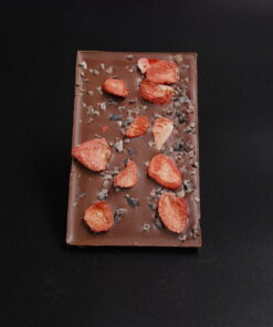 Maracaibo-Schokolade (49% Kakaoanteil) mit Erdbeeren & Kakaonibs