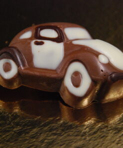 Schokoladen-Auto aus Vollmilch-Schokolade (40% Kakaoanteil)