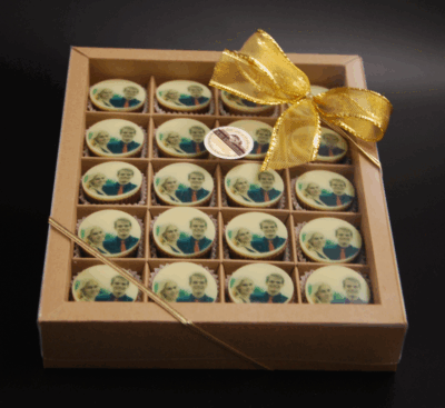 Pralinen Geschenkschachtel mit 20 Logo Pralinen (Foto Pralinen)