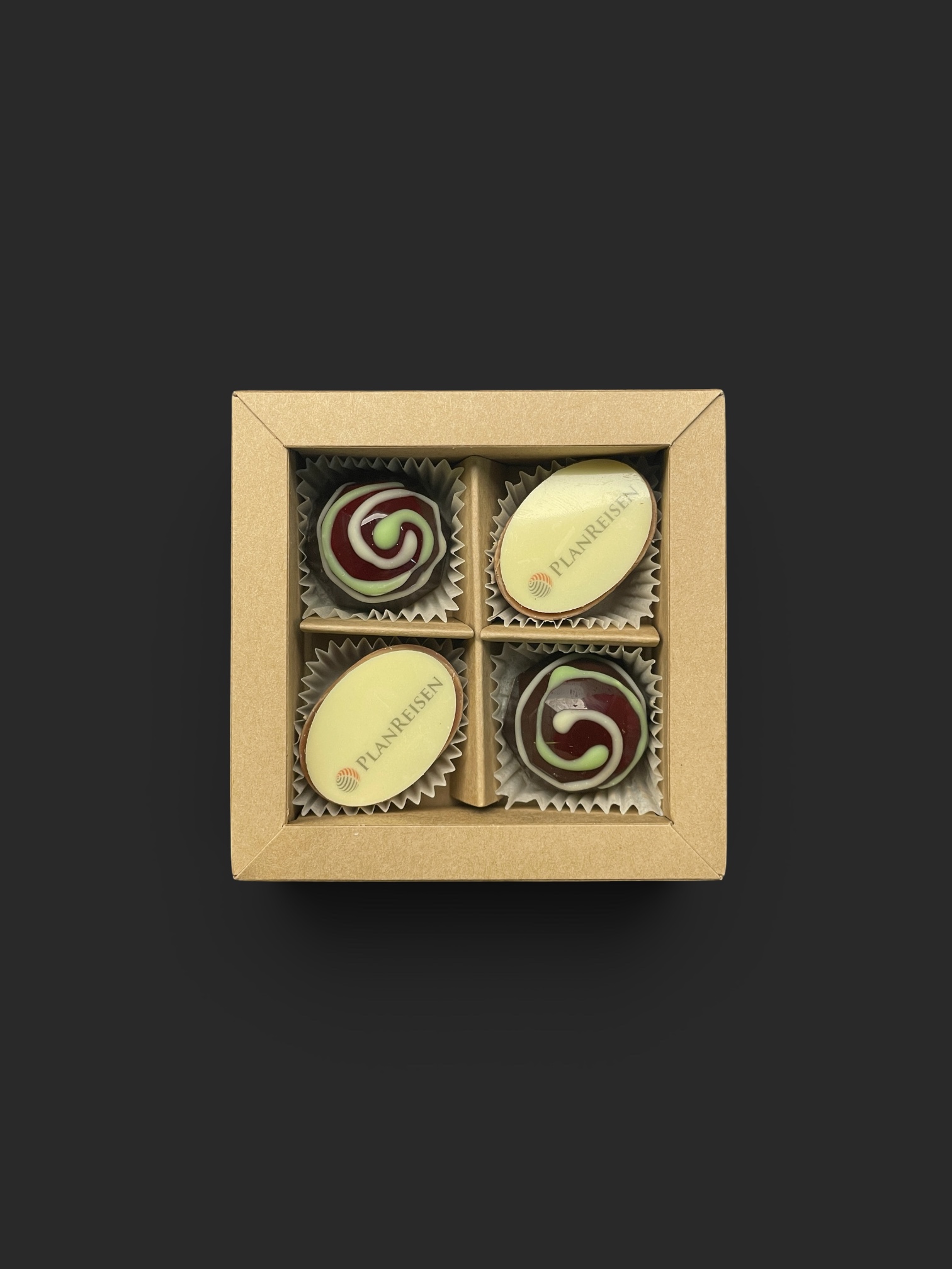 Geschenkschachtel mit 4 (Logo-) Pralinen (mind. 10 Schachteln) – Bild 3