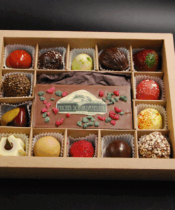 Geschenkschachtel mit 14 Pralinen + Minitäfelchen individuell
