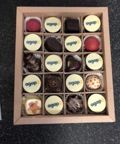Geschenkschachtel mit 20 Pralinen (10 Logo - 10 andere)