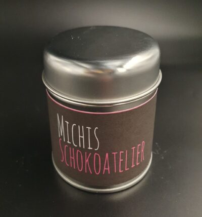 Trinkschokolade in der Metalldose verpackt mit Schriftzug Michis Schokoatelier