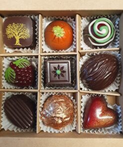 Geschenkschachtel mit 9 veganen Pralinen, mit Zartbitterschokolade, ohne Alkohol