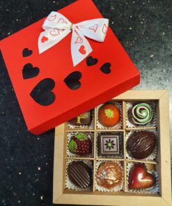 Geschenkschachtel mit Herzmotiv, mit 9 veganen Pralinen, mit Zartbitterschokolade, ohne Alkohol