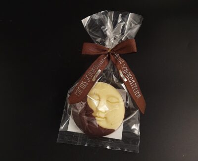 Sonne & Mond-Taler aus weißer, zartbitterer und Vollmilch-Schokolade, verpackt