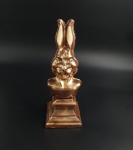 Hasen-Büste aus Zartbitter-Schokolade mit Bronze-Pulver