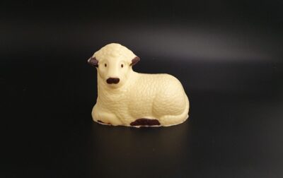 Lamm aus weißer Schokolade