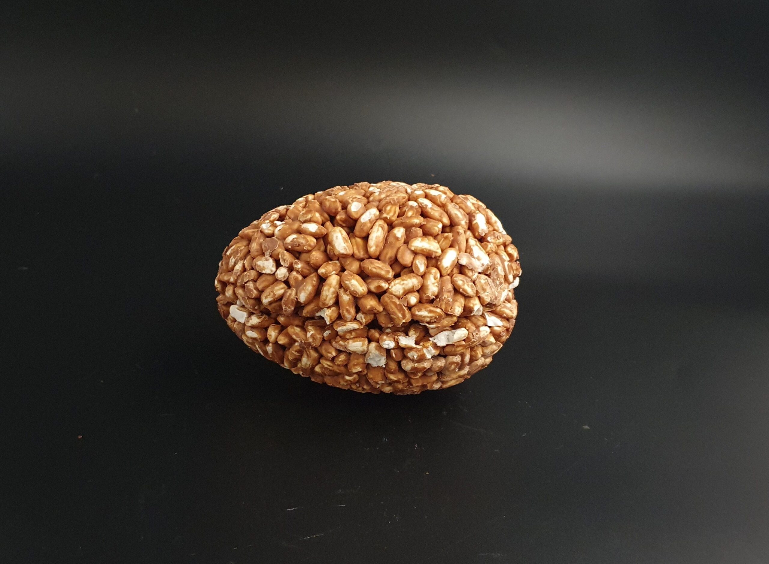 Puffreis-Ei mit Vollmilch-Schokolade Geschenkidee zu Ostern Nostalgie