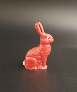 Mini-Osterhase Vegan aus Erdbeerlade mit liebevollen Details