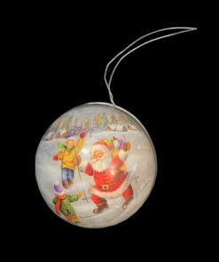 Weihnachtskugel mit Pralinen gefüllt