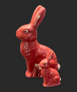 Nostalgischer veganer Osterhase aus Erdbeerlade, handgegossene Erdbeer-Schokolade, 100 g aus Michis Schokoatelier